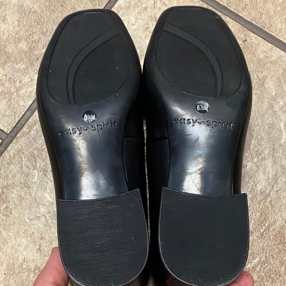 Easy Spirit Women's Classic Black 6.5M Leather Dress Shoes - Picture 8 of 10
